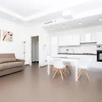 Garden Apartment *