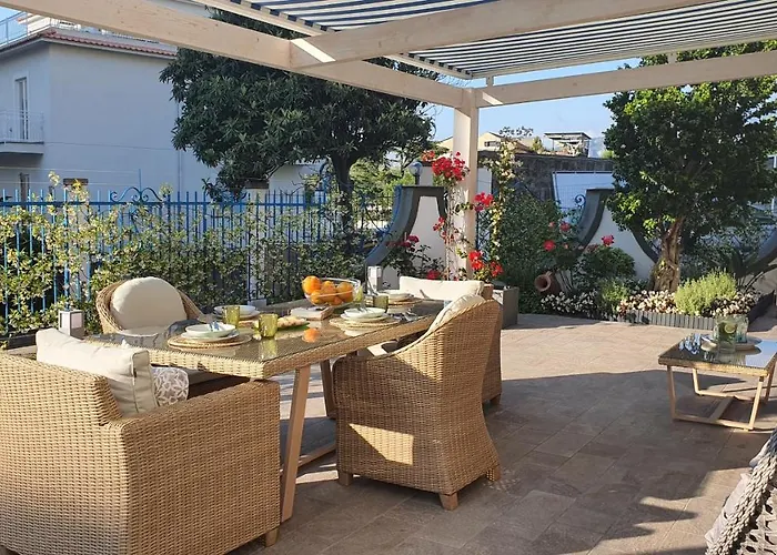 Garden Daire Sorrento