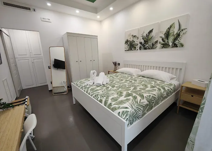 Garden Daire Sorrento