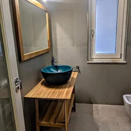 Garden Apartment *